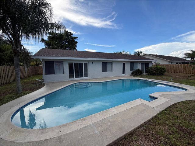 1360 NW 94th Ave, Plantation, FL 33322