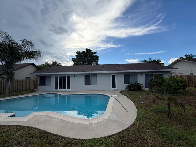1360 NW 94th Ave, Plantation, FL 33322