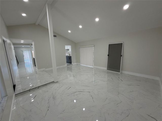 1360 NW 94th Ave, Plantation, FL 33322