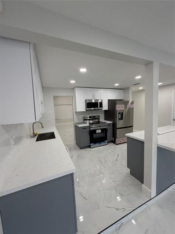 1360 NW 94th Ave, Plantation, FL 33322