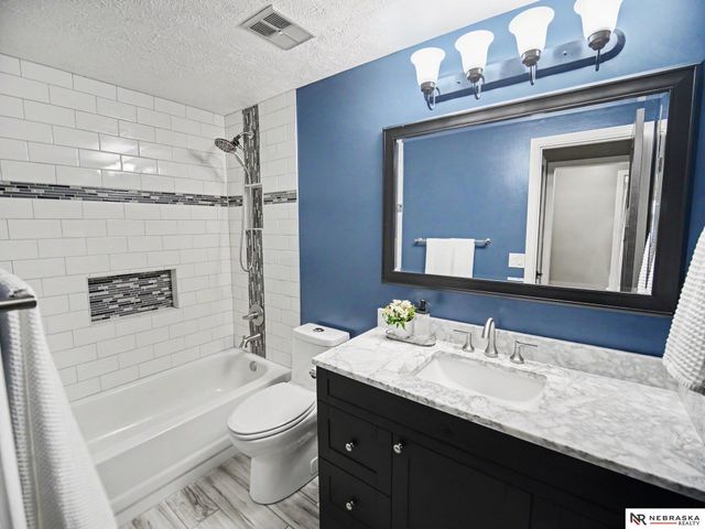 5521 W Sprague Road, Hallam, NE 68368