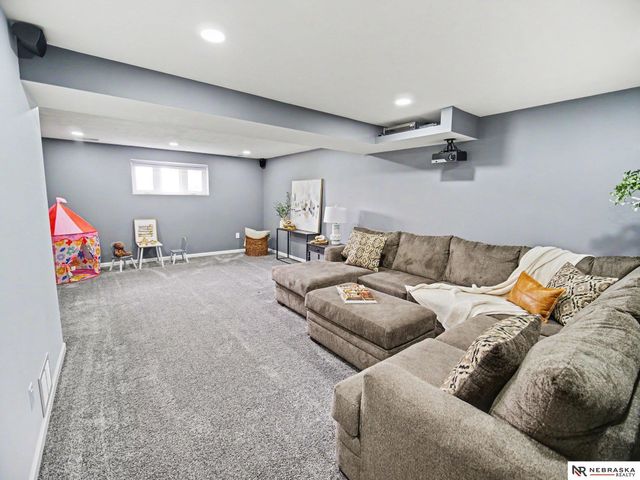 5521 W Sprague Road, Hallam, NE 68368
