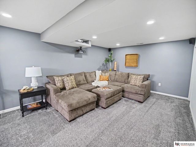 5521 W Sprague Road, Hallam, NE 68368