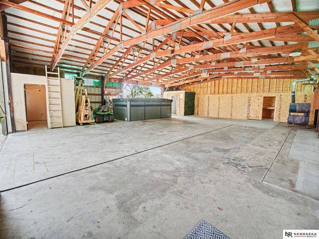 5521 W Sprague Road, Hallam, NE 68368