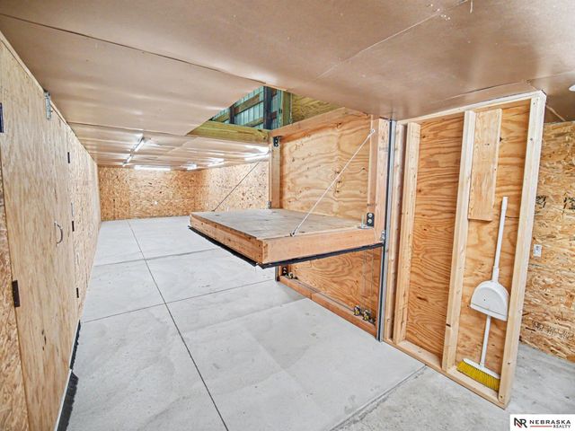 5521 W Sprague Road, Hallam, NE 68368
