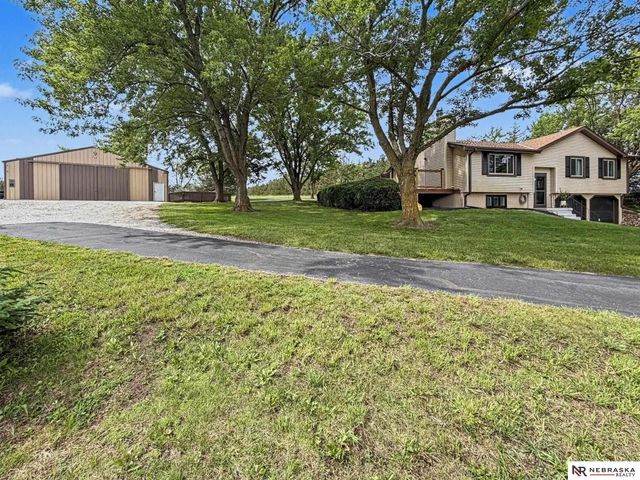 5521 W Sprague Road, Hallam, NE 68368
