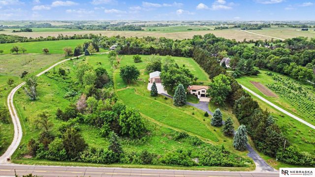 5521 W Sprague Road, Hallam, NE 68368