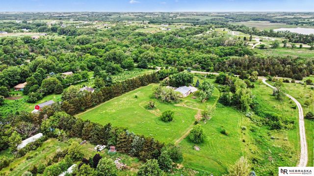 5521 W Sprague Road, Hallam, NE 68368