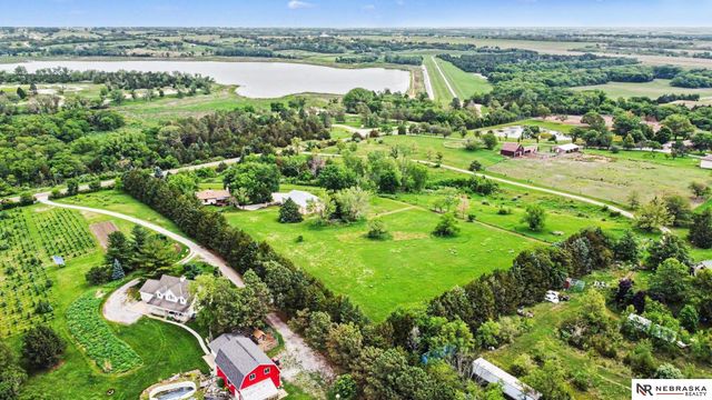 5521 W Sprague Road, Hallam, NE 68368