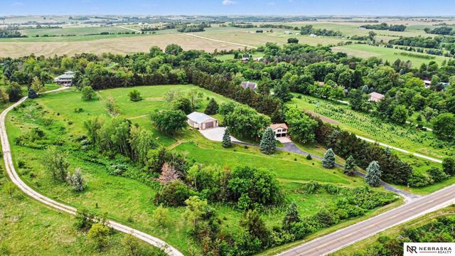 5521 W Sprague Road, Hallam, NE 68368