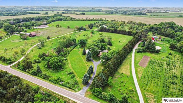 5521 W Sprague Road, Hallam, NE 68368