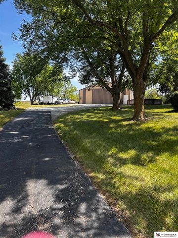 5521 W Sprague Road, Hallam, NE 68368