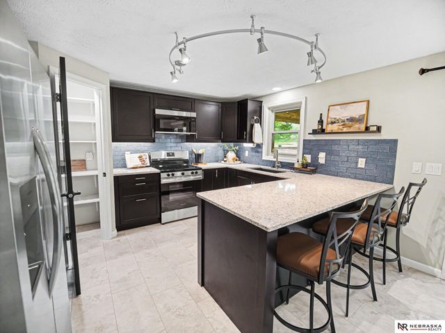 5521 W Sprague Road, Hallam, NE 68368