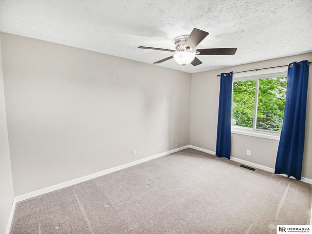 5521 W Sprague Road, Hallam, NE 68368