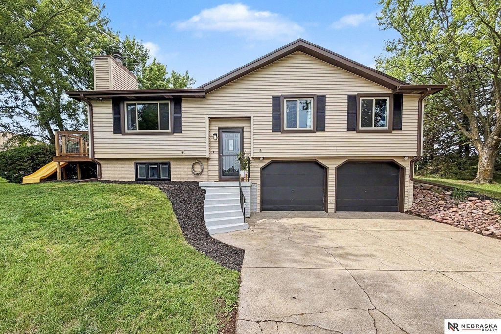 5521 W Sprague Road, Hallam, NE 68368