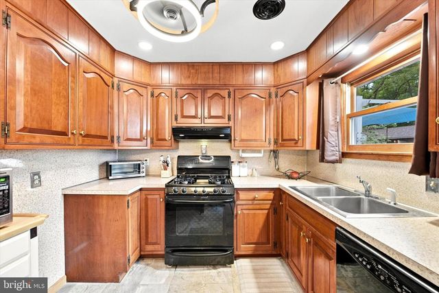 209 HILL RD, Elverson, PA 19520