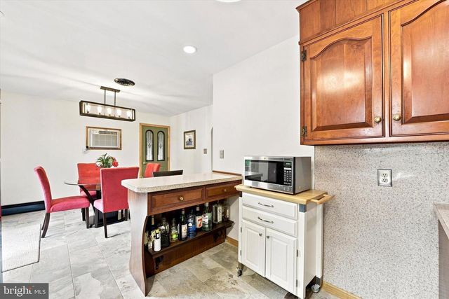 209 HILL RD, Elverson, PA 19520
