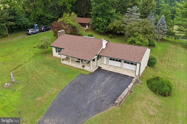 209 HILL RD, Elverson, PA 19520