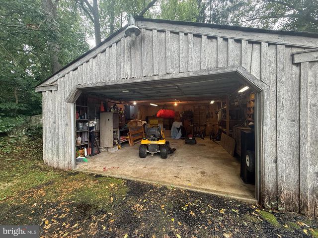 209 HILL RD, Elverson, PA 19520