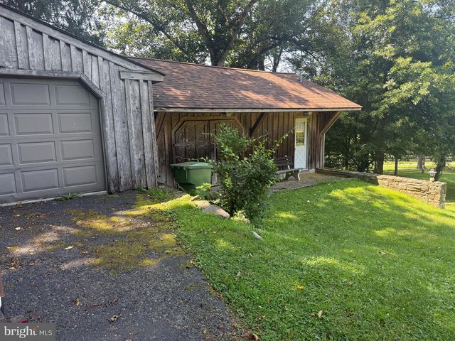 209 HILL RD, Elverson, PA 19520