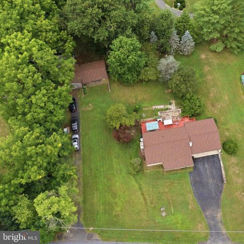 209 HILL RD, Elverson, PA 19520