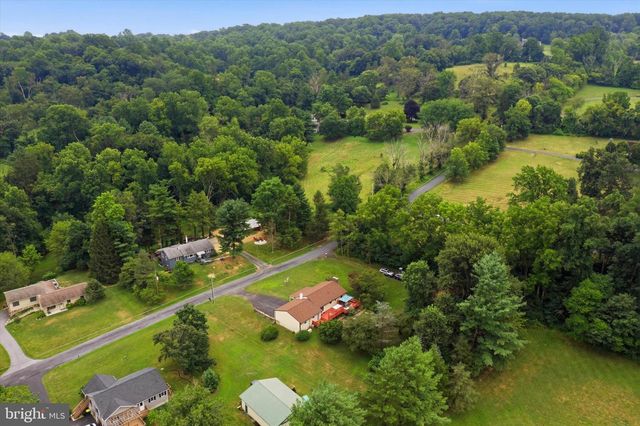 209 HILL RD, Elverson, PA 19520