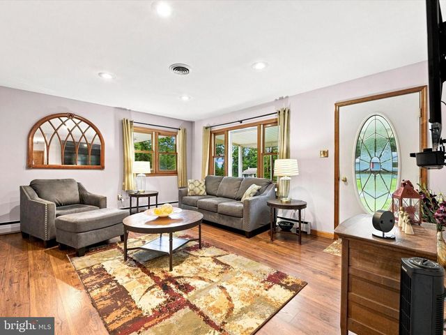 209 HILL RD, Elverson, PA 19520