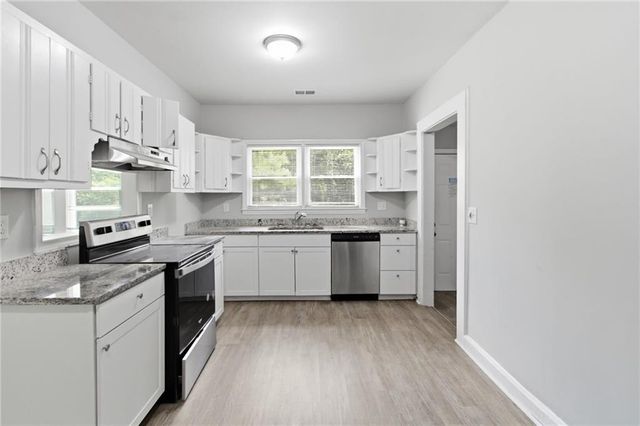 887 Ellis Road, Stone Mountain, GA 30083