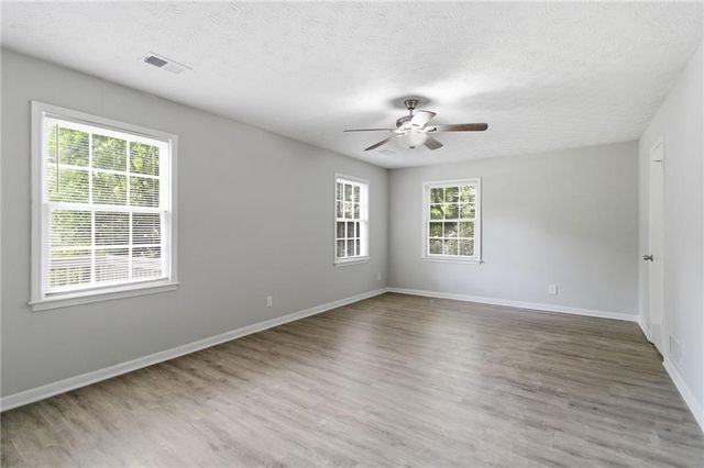 887 Ellis Road, Stone Mountain, GA 30083