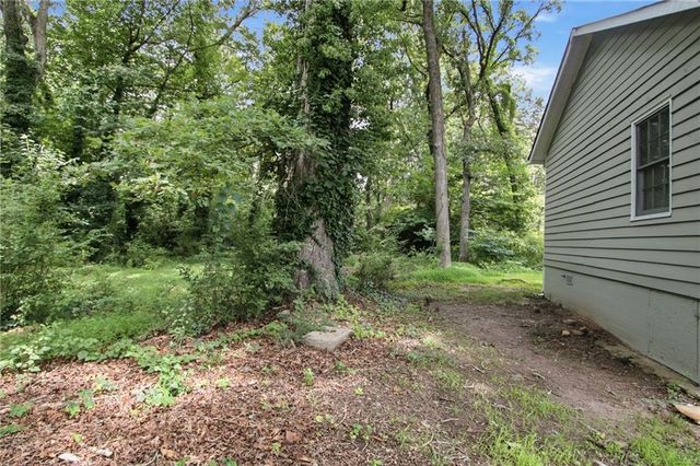 887 Ellis Road, Stone Mountain, GA 30083