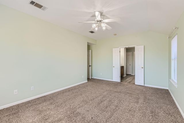 105 Meadowlark LN, Kyle, TX 78640