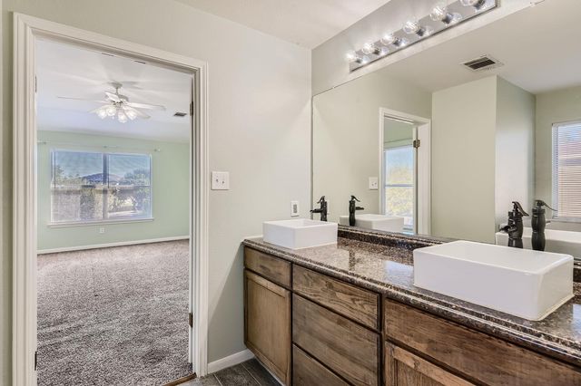 105 Meadowlark LN, Kyle, TX 78640