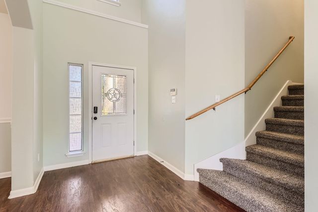 105 Meadowlark LN, Kyle, TX 78640