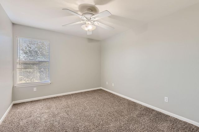 105 Meadowlark LN, Kyle, TX 78640