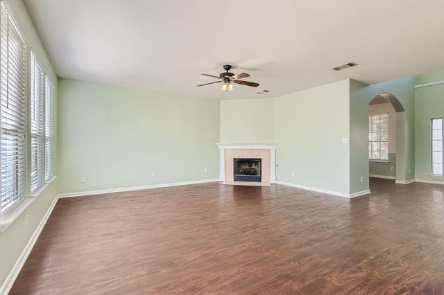 105 Meadowlark LN, Kyle, TX 78640
