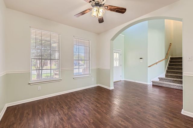 105 Meadowlark LN, Kyle, TX 78640