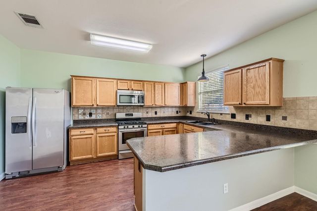 105 Meadowlark LN, Kyle, TX 78640