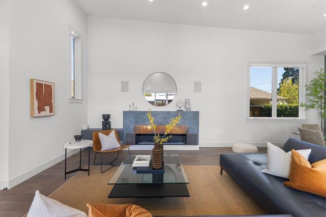 3080 South Court, Palo Alto, CA 94306
