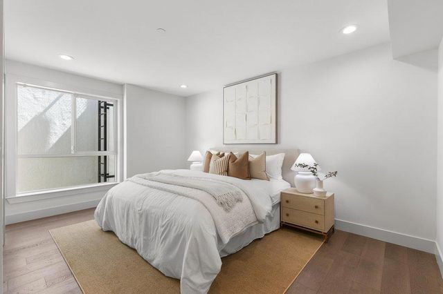 3080 South Court, Palo Alto, CA 94306
