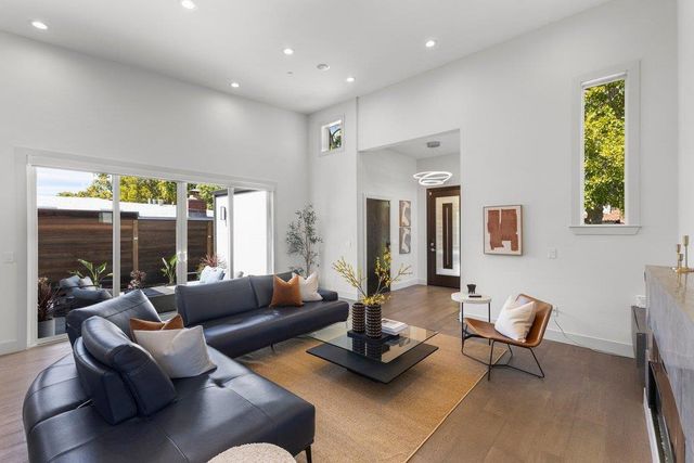 3080 South Court, Palo Alto, CA 94306