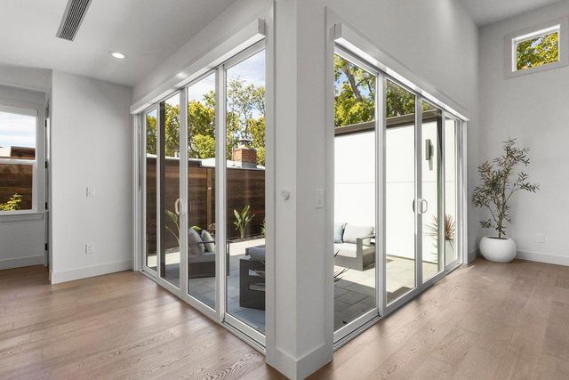 3080 South Court, Palo Alto, CA 94306