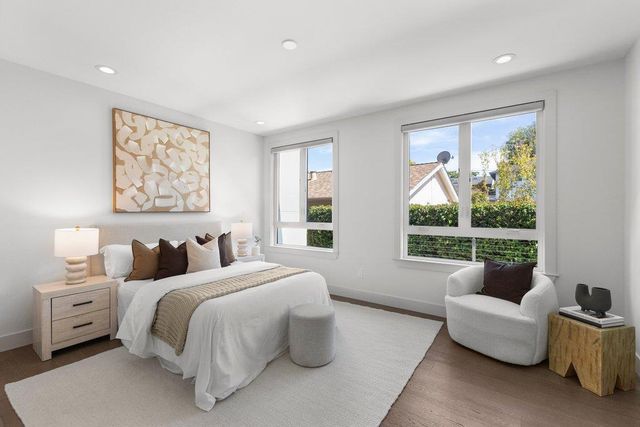 3080 South Court, Palo Alto, CA 94306