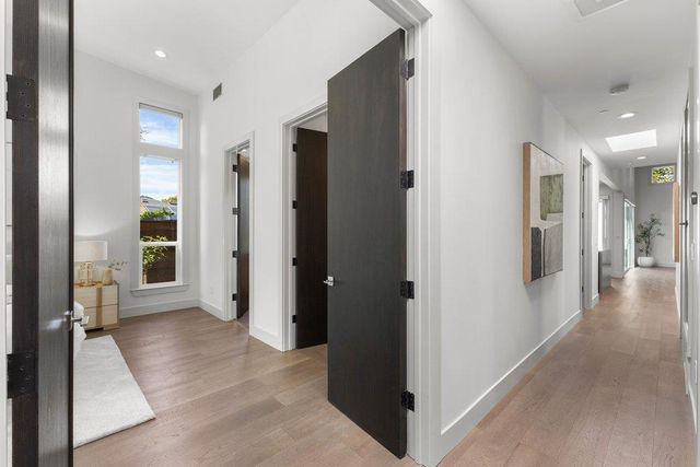 3080 South Court, Palo Alto, CA 94306