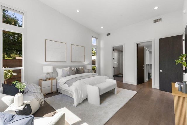 3080 South Court, Palo Alto, CA 94306