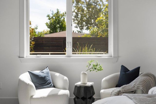 3080 South Court, Palo Alto, CA 94306