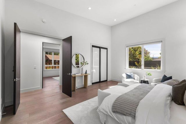 3080 South Court, Palo Alto, CA 94306