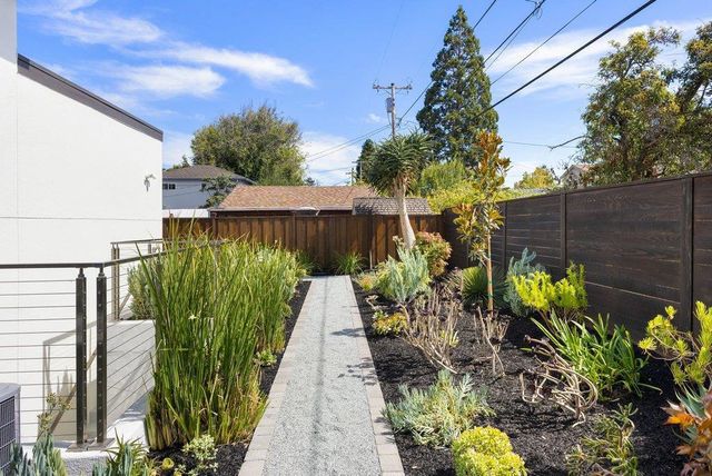 3080 South Court, Palo Alto, CA 94306