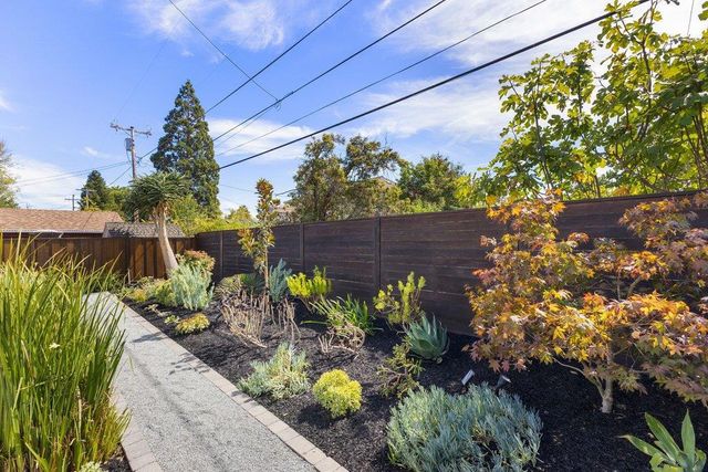 3080 South Court, Palo Alto, CA 94306