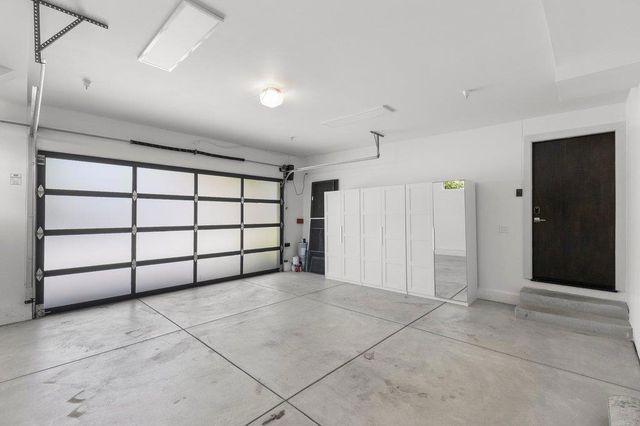 3080 South Court, Palo Alto, CA 94306