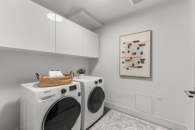 3080 South Court, Palo Alto, CA 94306